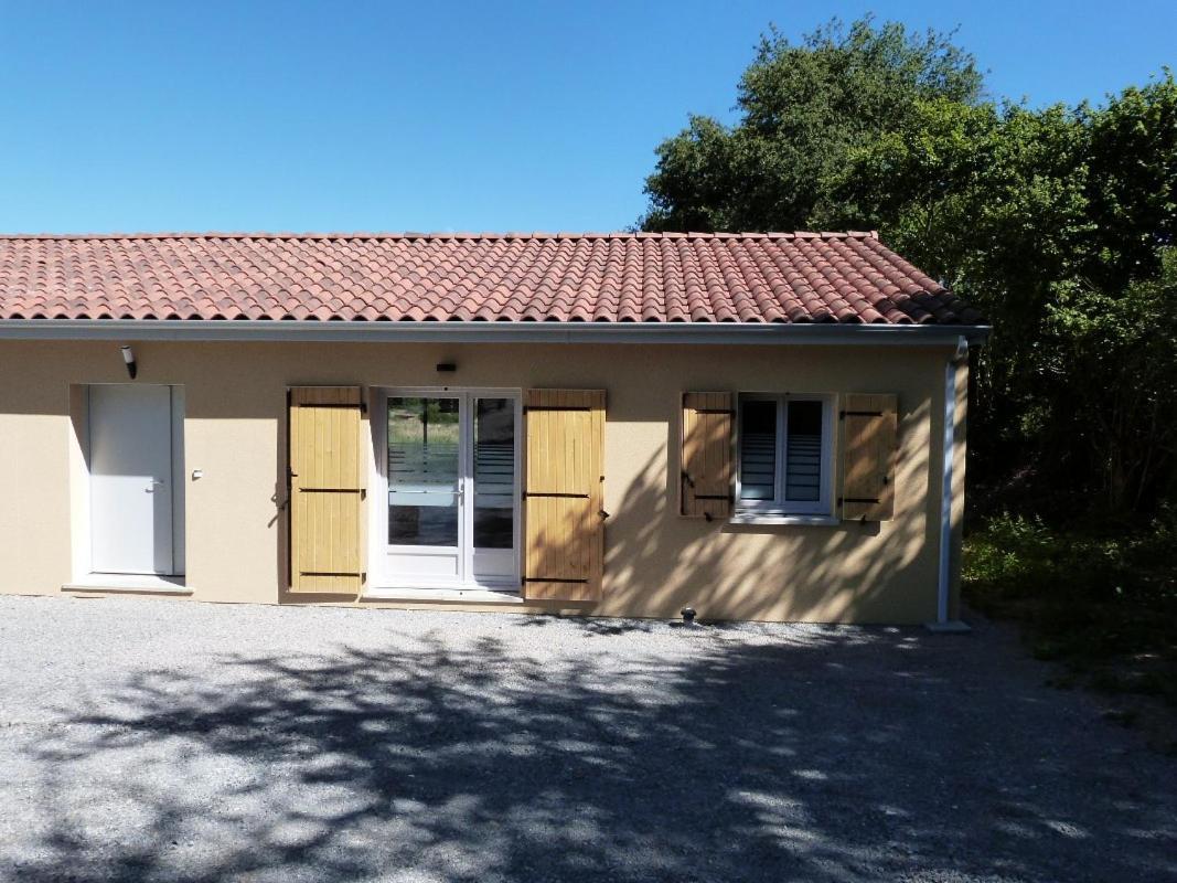 Lumineuse Maison Neuve, Cosy,67M², 2 Chambres/6 Couchages 1Km Lac, 200M Du Bourg. Vue Paisible, Sur La Nature Saint-Pardoux-lʼOrtigier المظهر الخارجي الصورة
